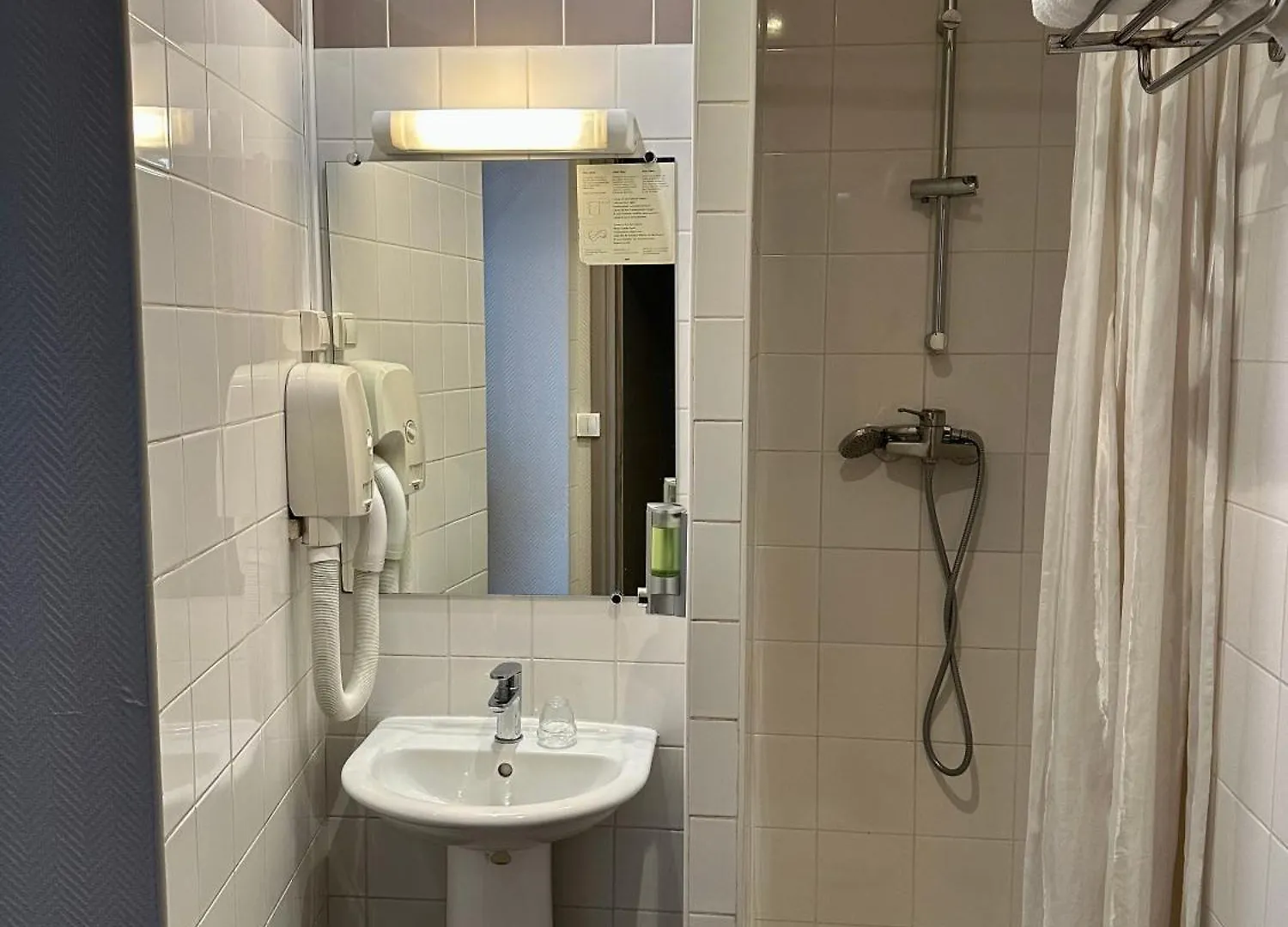 Hotel Bristol Nord Paris 0*,  France